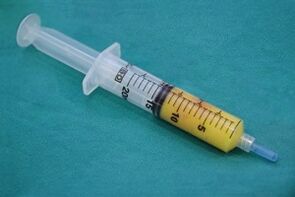 brizga z maščobnim tkivom za operacijo povečanja penisa
